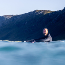 Kronprinsfamilien surfer i Hoddevik ved Stad. Foto: Fjordlapse Photography